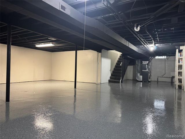 35523 Kelly Road, Clinton Township, MI 48035