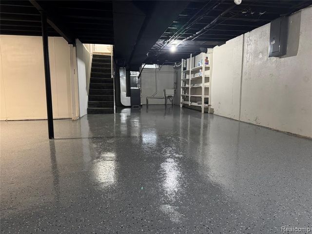 35523 Kelly Road, Clinton Township, MI 48035