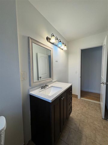 35523 Kelly Road, Clinton Township, MI 48035