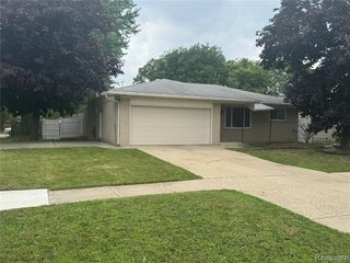 35523 Kelly Road, Clinton Township, MI 48035