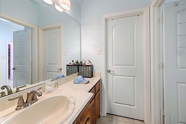 415 Breezeway Court, Cedar Hill, TX 75104