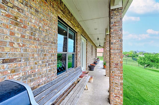 415 Breezeway Court, Cedar Hill, TX 75104