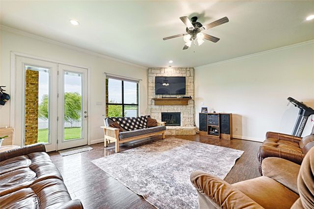 415 Breezeway Court, Cedar Hill, TX 75104