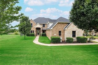 415 Breezeway Court, Cedar Hill, TX 75104