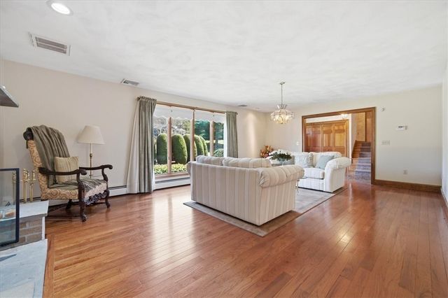 6 Christopher Drive, Johnston, RI 02919