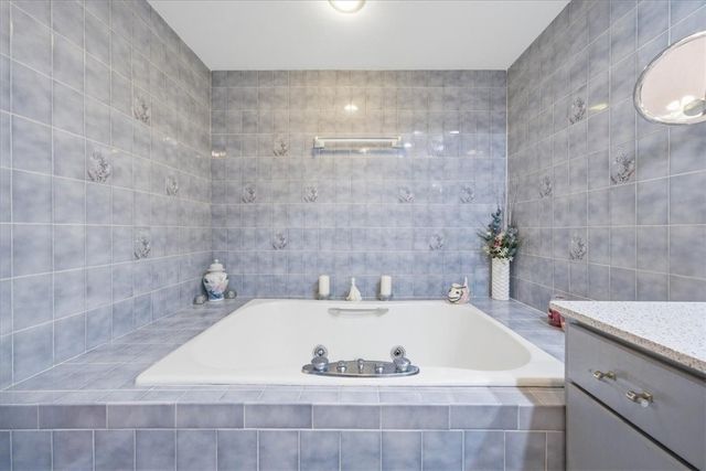 6 Christopher Drive, Johnston, RI 02919