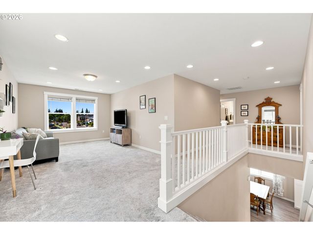 1204 N SYCAMORE St, Canby, OR 97013