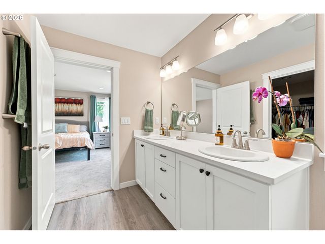 1204 N SYCAMORE St, Canby, OR 97013