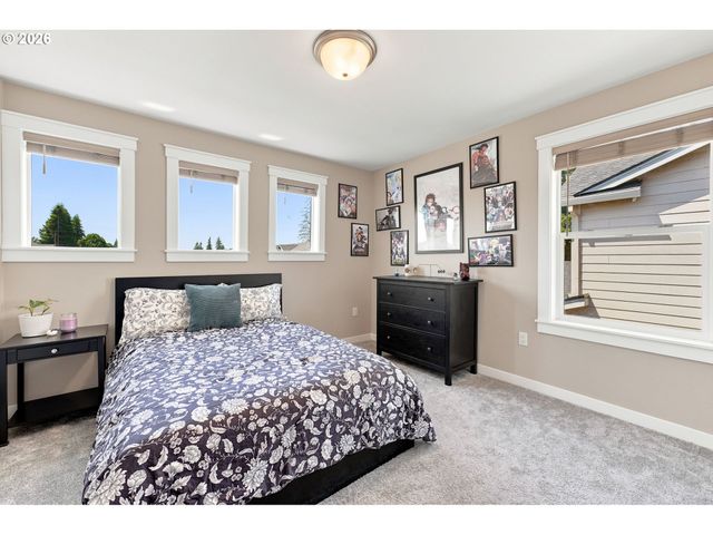 1204 N SYCAMORE St, Canby, OR 97013