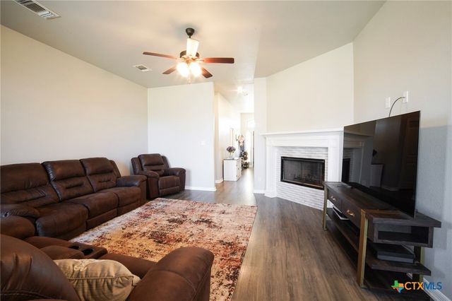 708 Holstein Drive, Belton, TX 76513