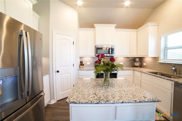708 Holstein Drive, Belton, TX 76513