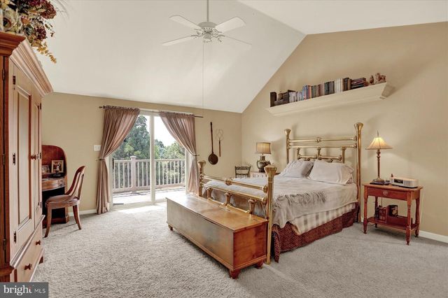 656 HOFFMAN DR, Harrisburg, PA 17111