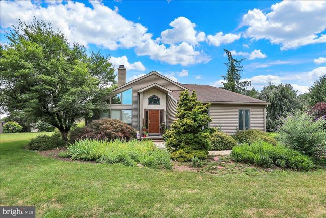 656 HOFFMAN DR, Harrisburg, PA 17111