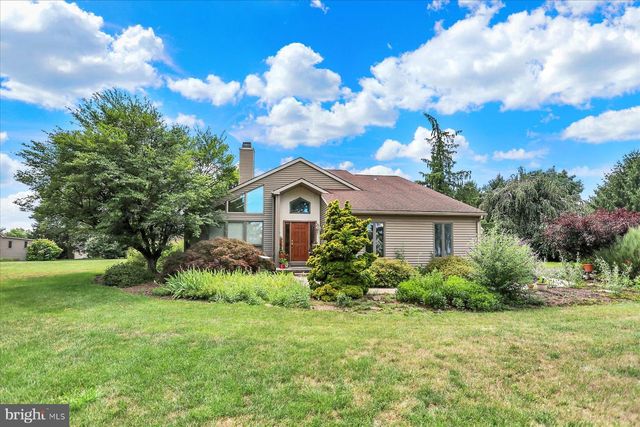 656 HOFFMAN DR, Harrisburg, PA 17111