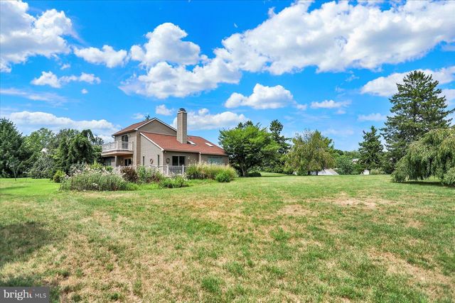 656 HOFFMAN DR, Harrisburg, PA 17111