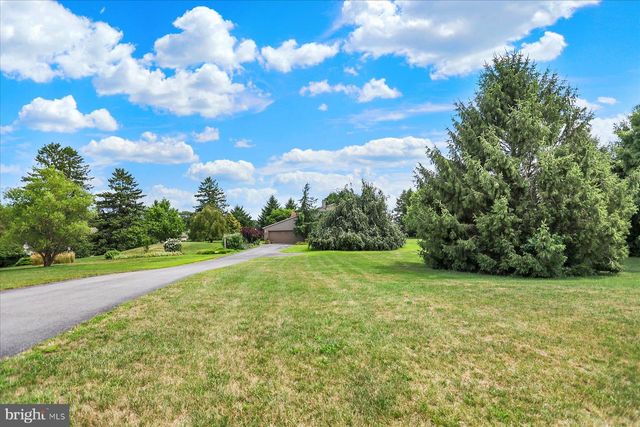 656 HOFFMAN DR, Harrisburg, PA 17111