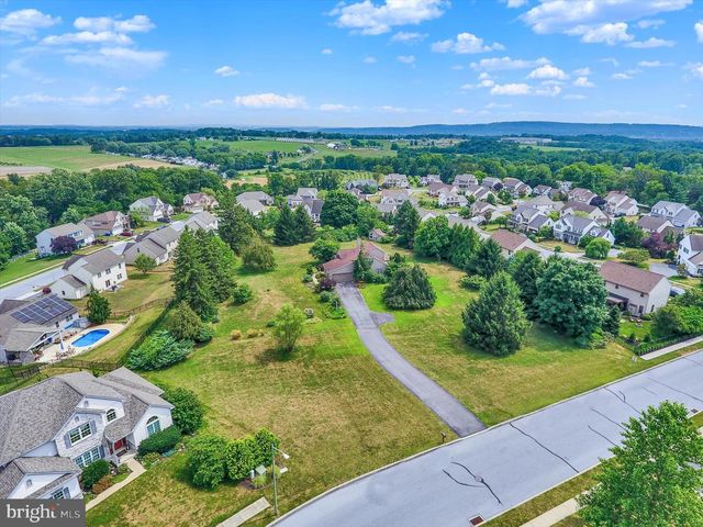 656 HOFFMAN DR, Harrisburg, PA 17111