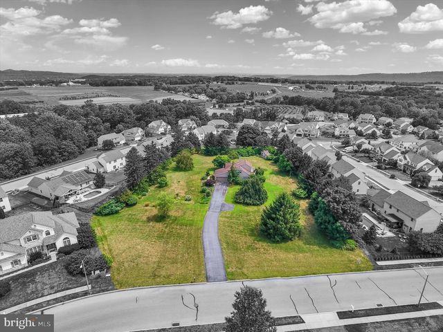 656 HOFFMAN DR, Harrisburg, PA 17111