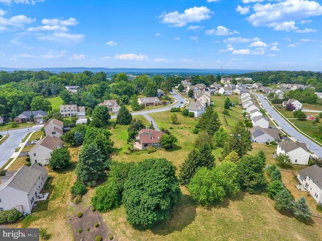 656 HOFFMAN DR, Harrisburg, PA 17111