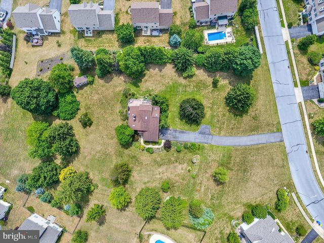 656 HOFFMAN DR, Harrisburg, PA 17111