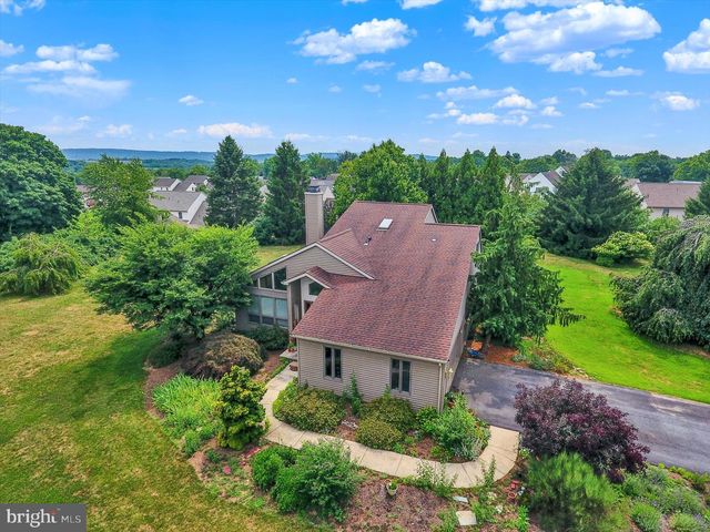656 HOFFMAN DR, Harrisburg, PA 17111