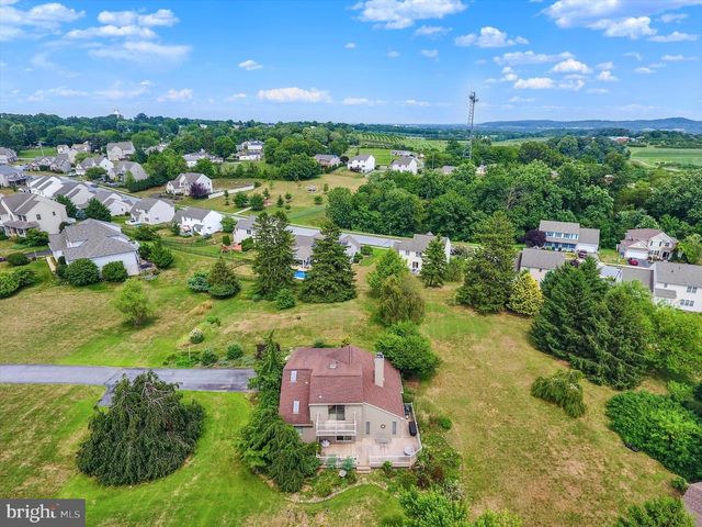 656 HOFFMAN DR, Harrisburg, PA 17111