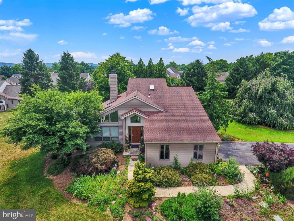 656 HOFFMAN DR, Harrisburg, PA 17111