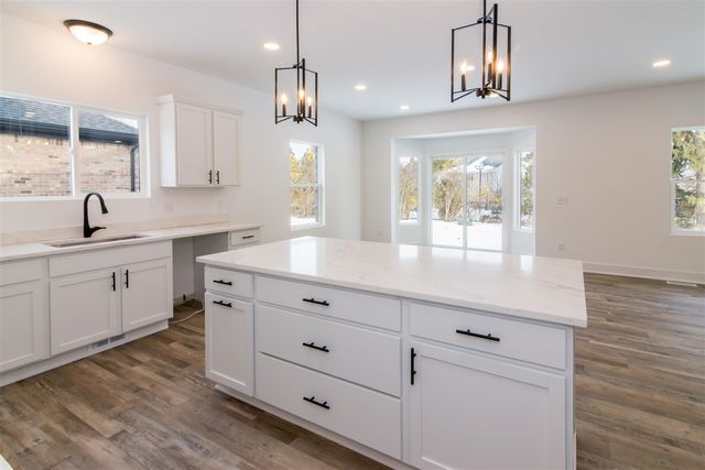 19360 Newburgh Road, Livonia, MI 48152