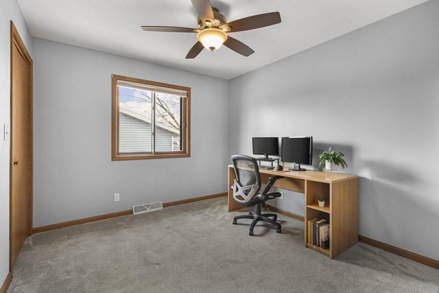 305 Meadow Lane, Poynette, WI 53955