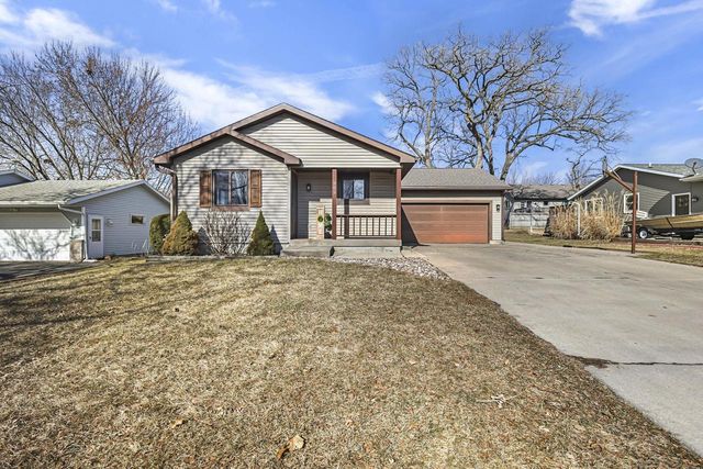 305 Meadow Lane, Poynette, WI 53955