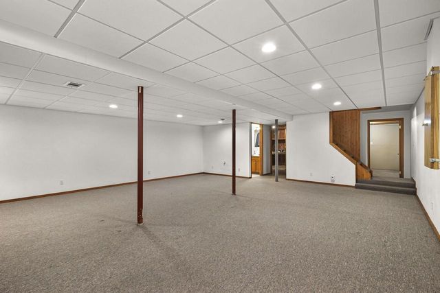 305 Meadow Lane, Poynette, WI 53955