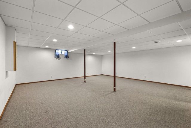 305 Meadow Lane, Poynette, WI 53955