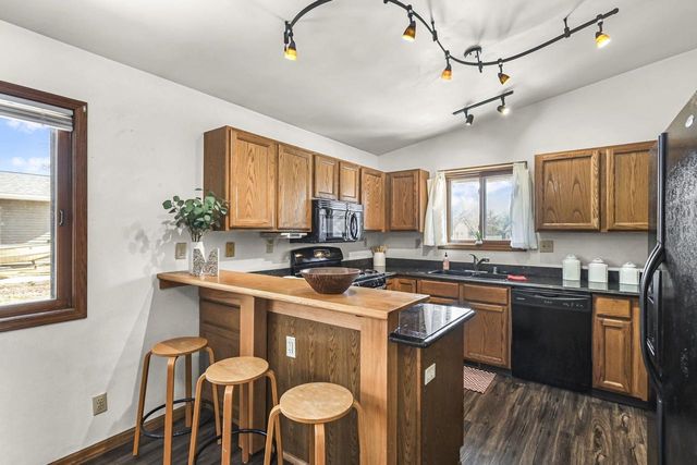 305 Meadow Lane, Poynette, WI 53955