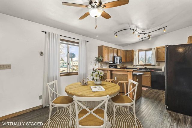 305 Meadow Lane, Poynette, WI 53955