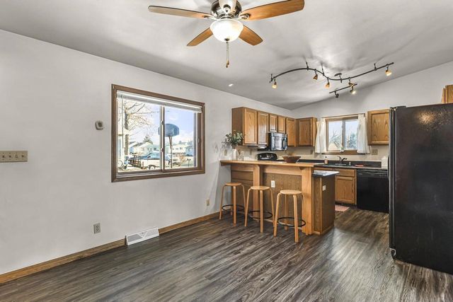 305 Meadow Lane, Poynette, WI 53955