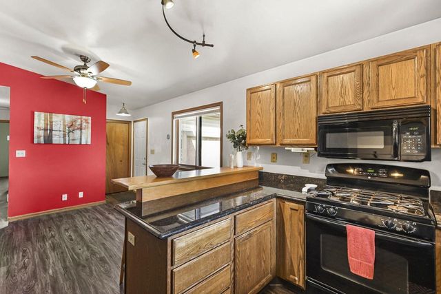 305 Meadow Lane, Poynette, WI 53955