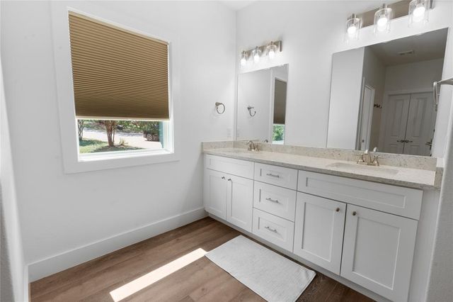 21203 Kiowa CV, Lago Vista, TX 78645