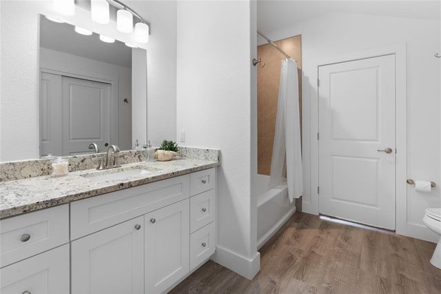 21203 Kiowa CV, Lago Vista, TX 78645