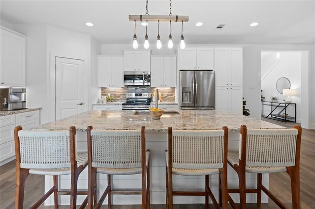 21203 Kiowa CV, Lago Vista, TX 78645
