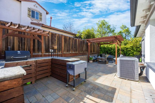 113 S Pacifico St, Mountain House, CA 95391