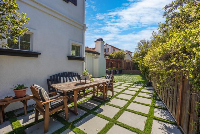 113 S Pacifico St, Mountain House, CA 95391