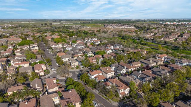 113 S Pacifico St, Mountain House, CA 95391