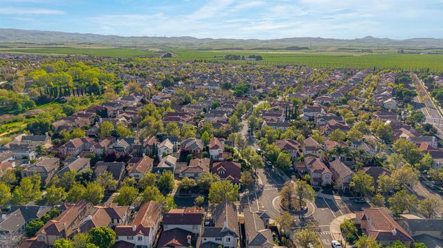 113 S Pacifico St, Mountain House, CA 95391