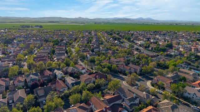 113 S Pacifico St, Mountain House, CA 95391