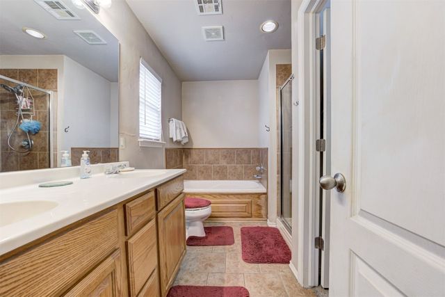 520 E Juniper Lane, Mustang, OK 73064