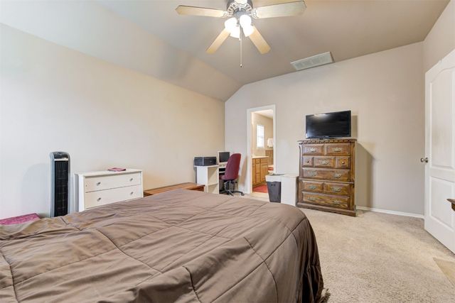 520 E Juniper Lane, Mustang, OK 73064