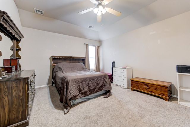 520 E Juniper Lane, Mustang, OK 73064