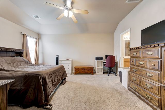 520 E Juniper Lane, Mustang, OK 73064