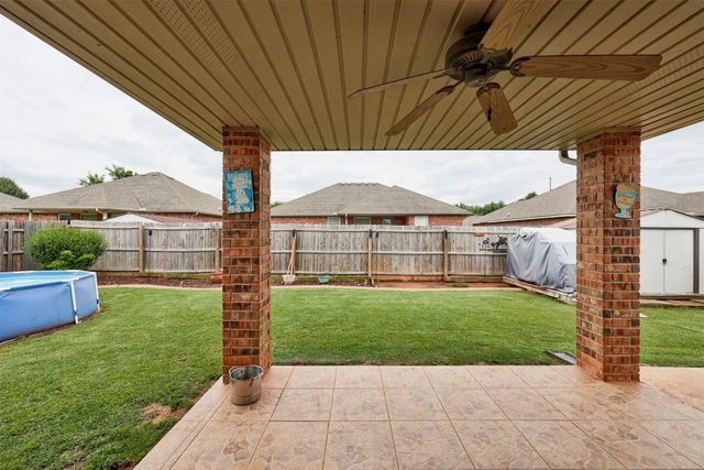 520 E Juniper Lane, Mustang, OK 73064