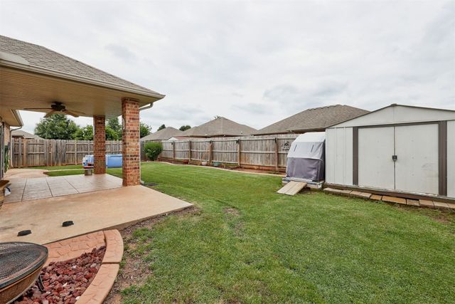 520 E Juniper Lane, Mustang, OK 73064